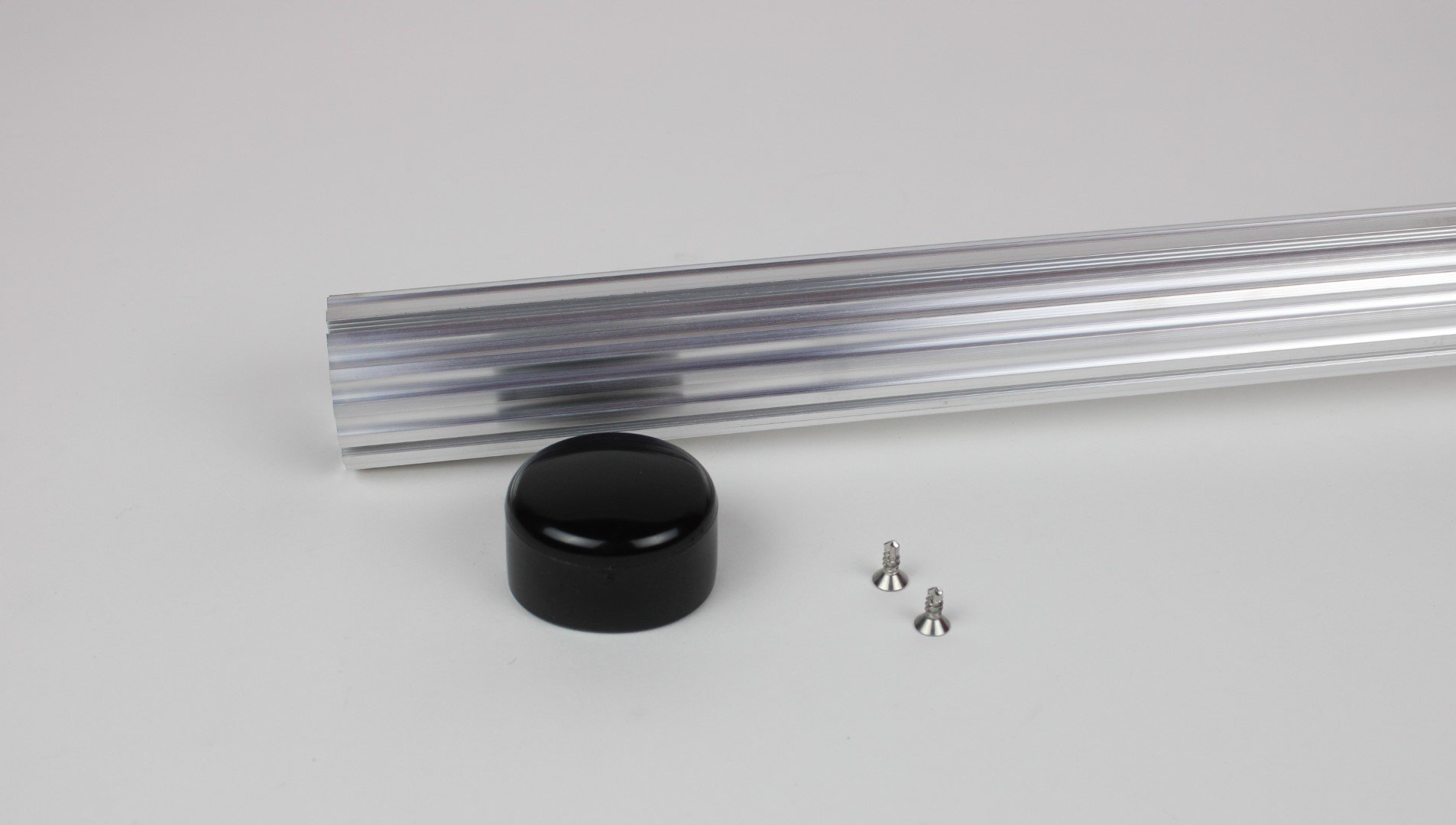 Aluminium steunpaal diam. 50mm voor merkplaat zonder achterplaat met 2 zelftappende schroeven 4,8X13